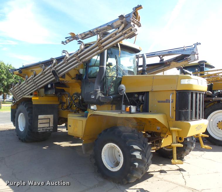 image for item DA4524 2003 Ag-Chem TerraGator 8104 self-propelled applicator