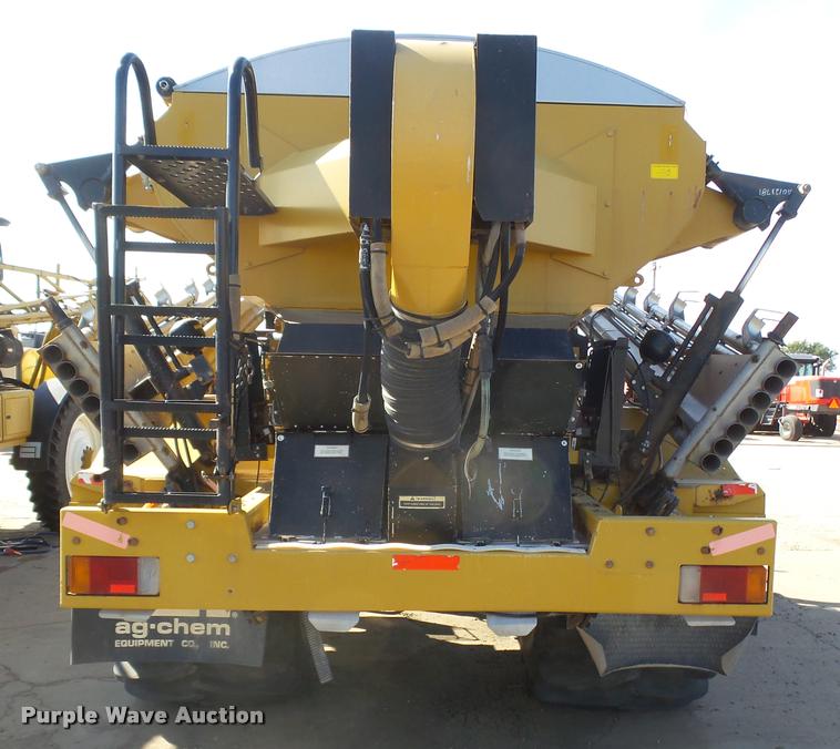 image for item DA4524 2003 Ag-Chem TerraGator 8104 self-propelled applicator