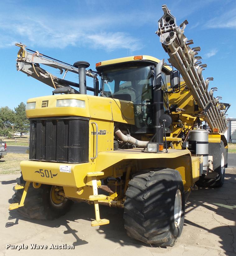 image for item DA4524 2003 Ag-Chem TerraGator 8104 self-propelled applicator