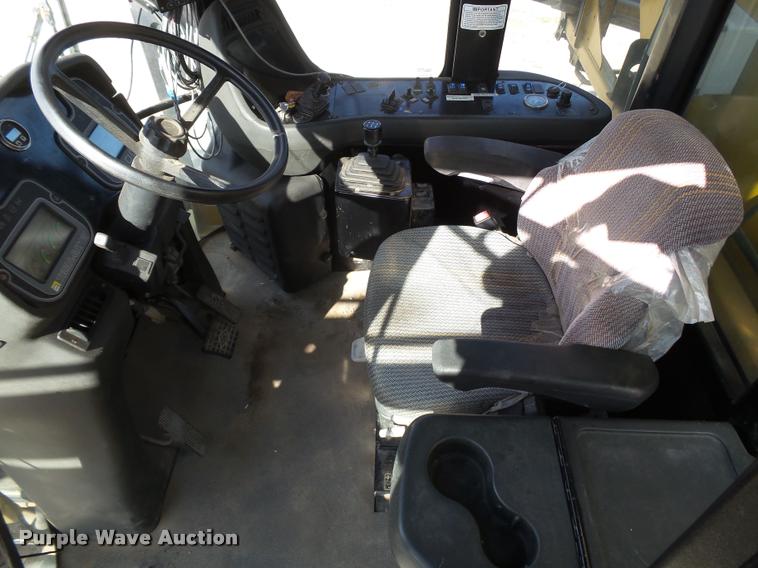 image for item DA4524 2003 Ag-Chem TerraGator 8104 self-propelled applicator