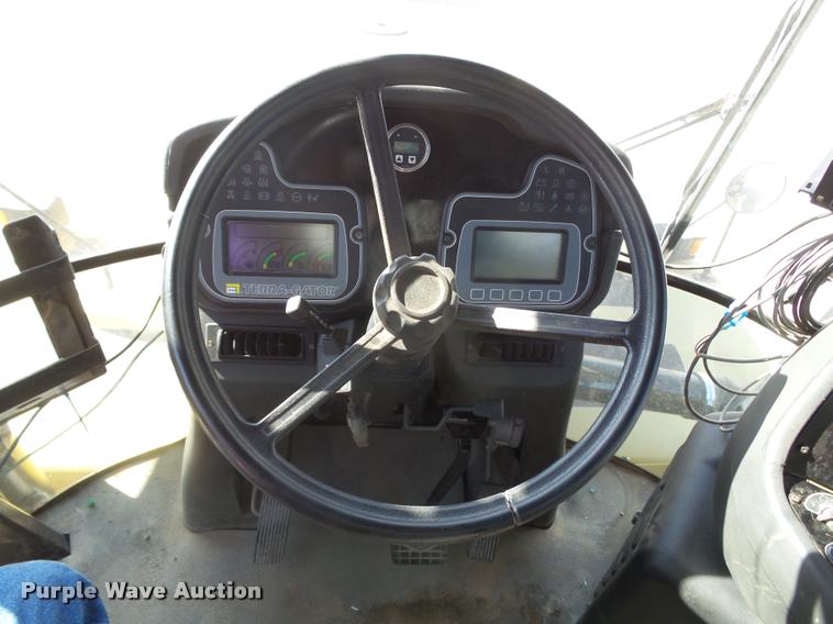 image for item DA4524 2003 Ag-Chem TerraGator 8104 self-propelled applicator