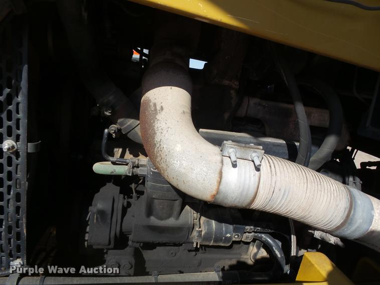 image for item DA4524 2003 Ag-Chem TerraGator 8104 self-propelled applicator