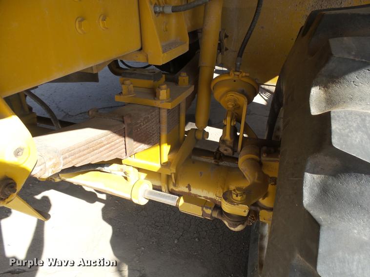 image for item DA4524 2003 Ag-Chem TerraGator 8104 self-propelled applicator