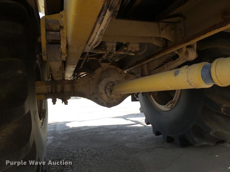 image for item DA4524 2003 Ag-Chem TerraGator 8104 self-propelled applicator