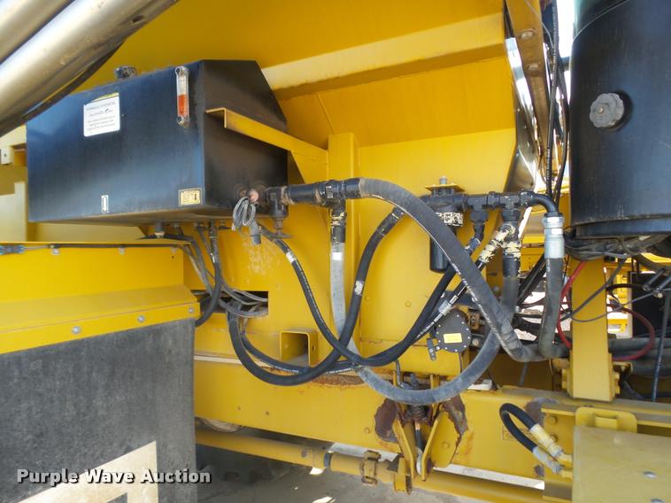 image for item DA4524 2003 Ag-Chem TerraGator 8104 self-propelled applicator