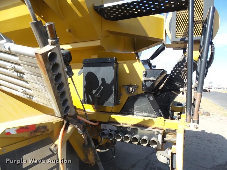 image for item DA4524 2003 Ag-Chem TerraGator 8104 self-propelled applicator