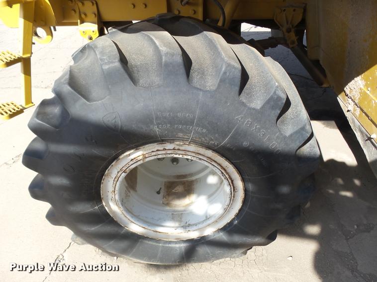 image for item DA4524 2003 Ag-Chem TerraGator 8104 self-propelled applicator