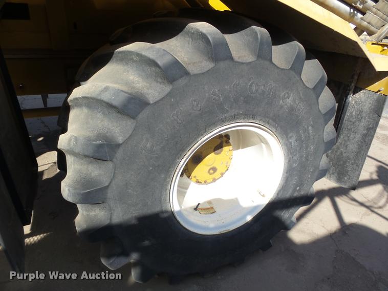 image for item DA4524 2003 Ag-Chem TerraGator 8104 self-propelled applicator