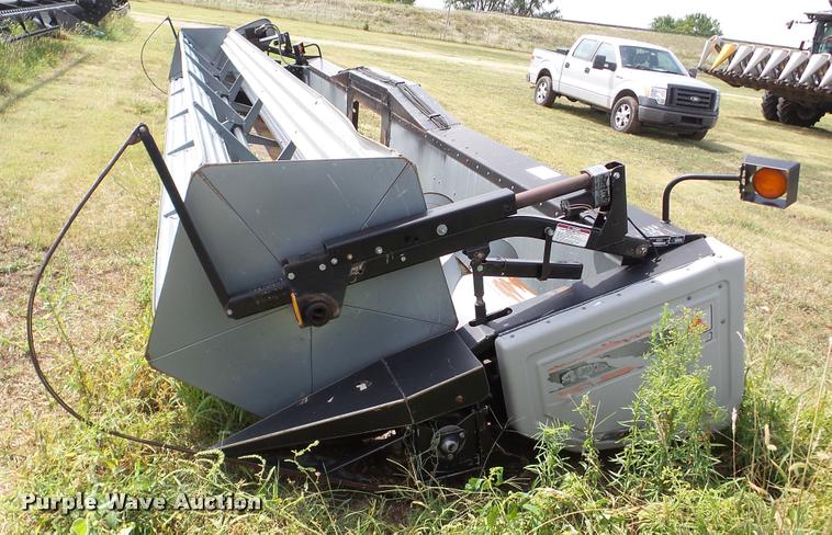 image for item DA8796 Gleaner 400-25 platform head