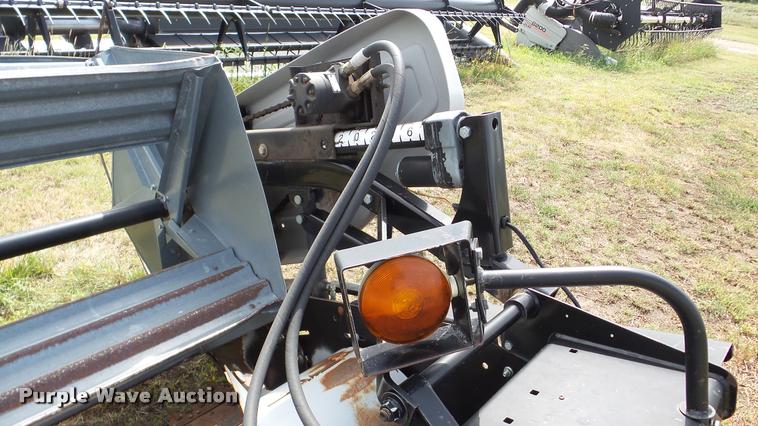 image for item DA8796 Gleaner 400-25 platform head