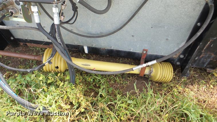 image for item DA8796 Gleaner 400-25 platform head