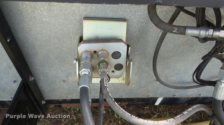 image for item DA8796 Gleaner 400-25 platform head