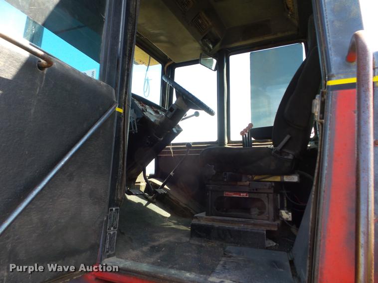 image for item DB3500 1978 Versatile 875 4WD tractor