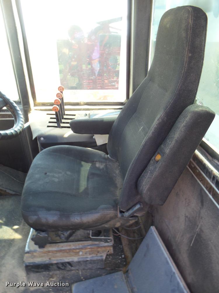 image for item DB3500 1978 Versatile 875 4WD tractor