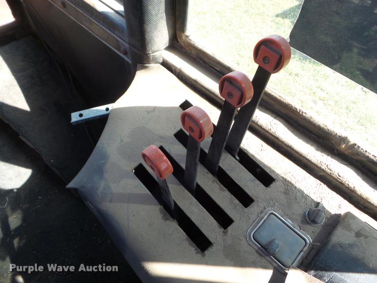 image for item DB3500 1978 Versatile 875 4WD tractor