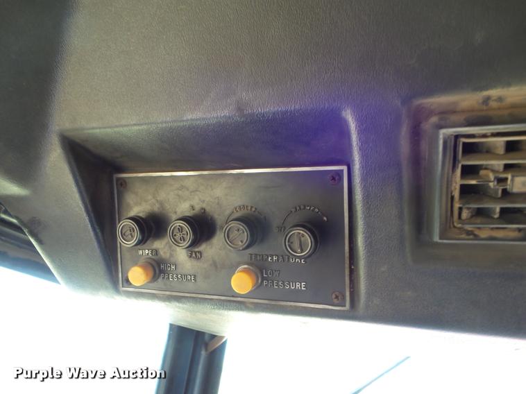 image for item DB3500 1978 Versatile 875 4WD tractor