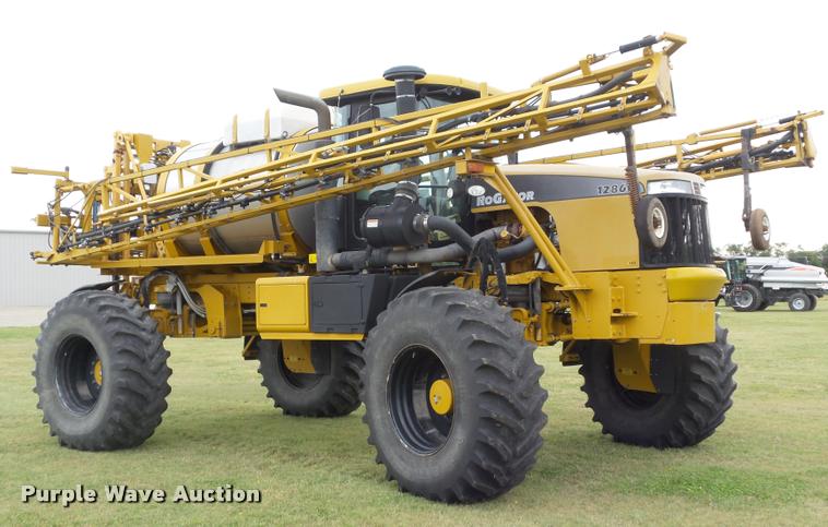 image for item DB3521 2009 Ag-Chem RoGator 1286C self-propelled sprayer