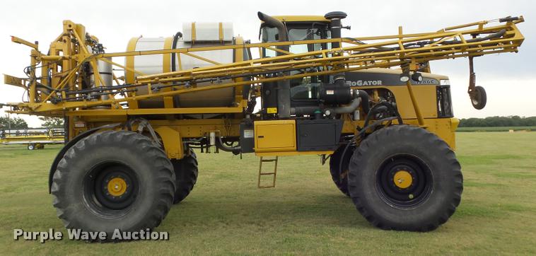 image for item DB3521 2009 Ag-Chem RoGator 1286C self-propelled sprayer