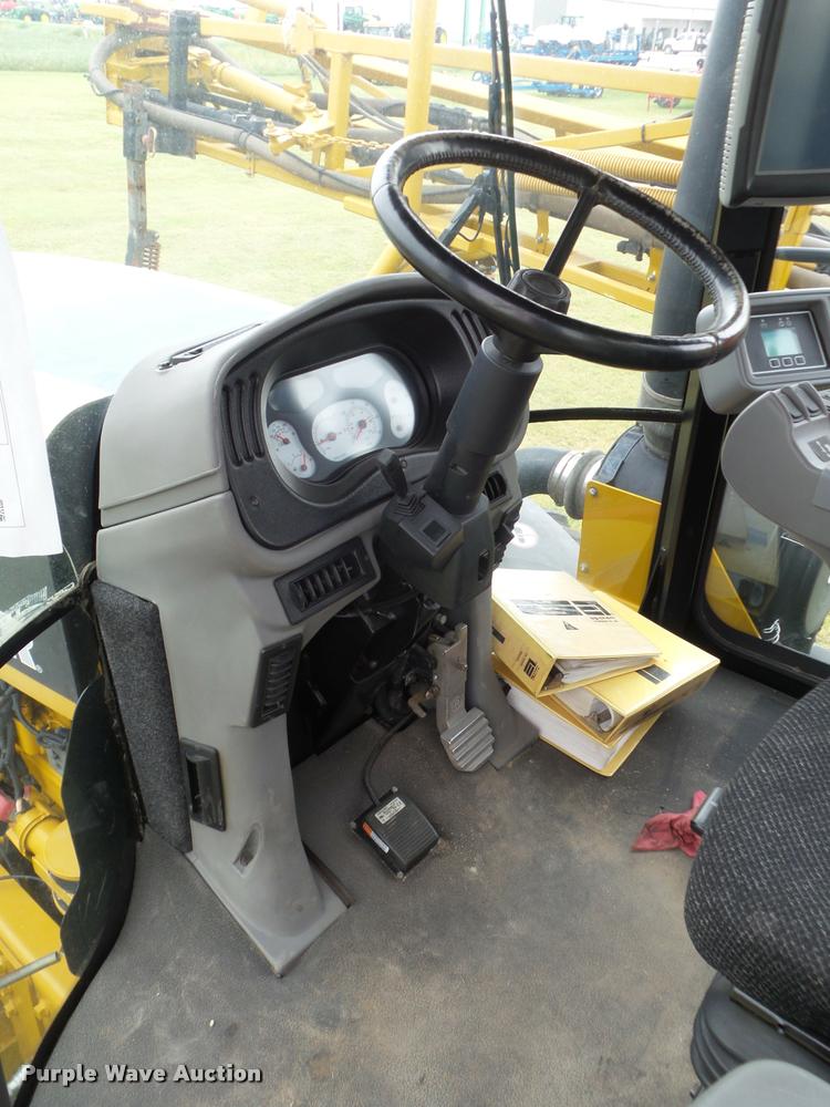 image for item DB3521 2009 Ag-Chem RoGator 1286C self-propelled sprayer