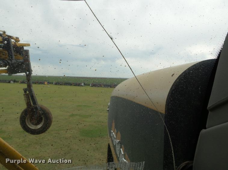 image for item DB3521 2009 Ag-Chem RoGator 1286C self-propelled sprayer