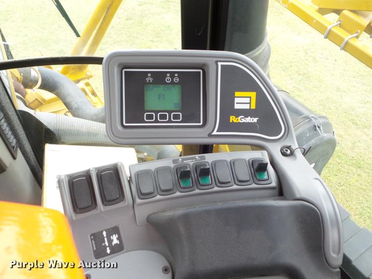 image for item DB3521 2009 Ag-Chem RoGator 1286C self-propelled sprayer