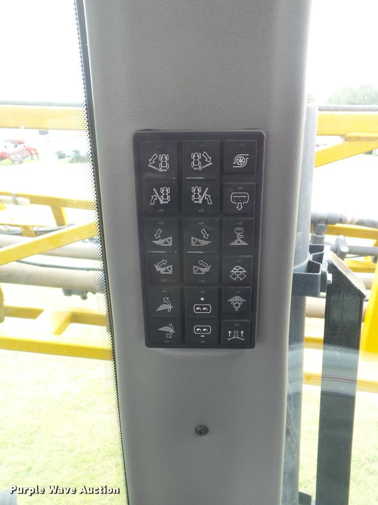 image for item DB3521 2009 Ag-Chem RoGator 1286C self-propelled sprayer