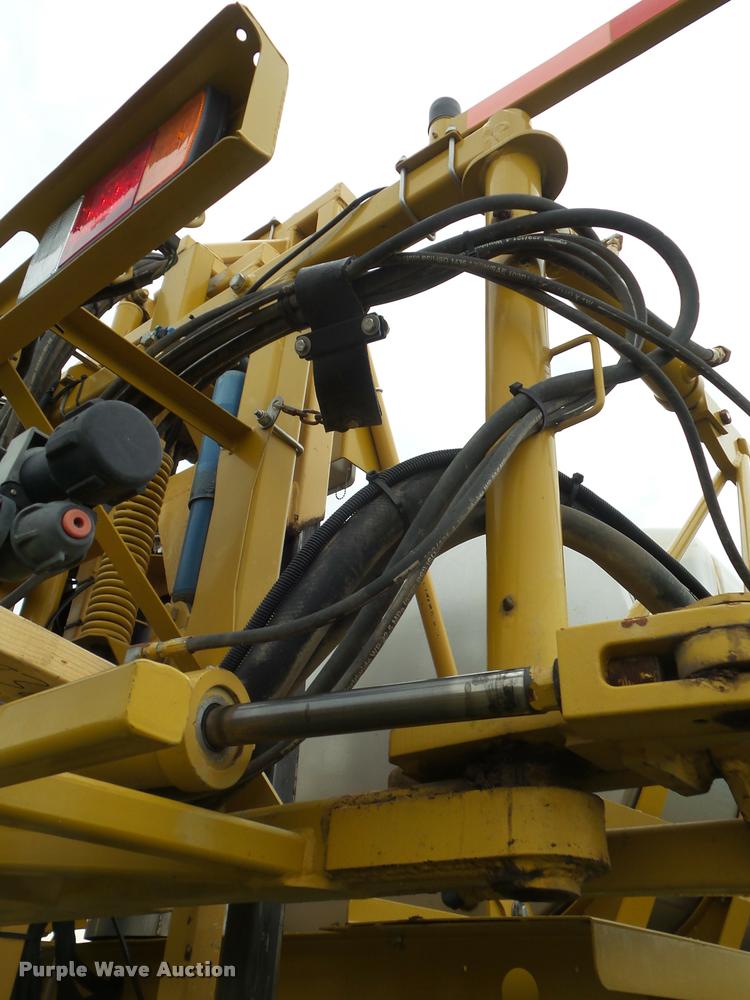 image for item DB3521 2009 Ag-Chem RoGator 1286C self-propelled sprayer