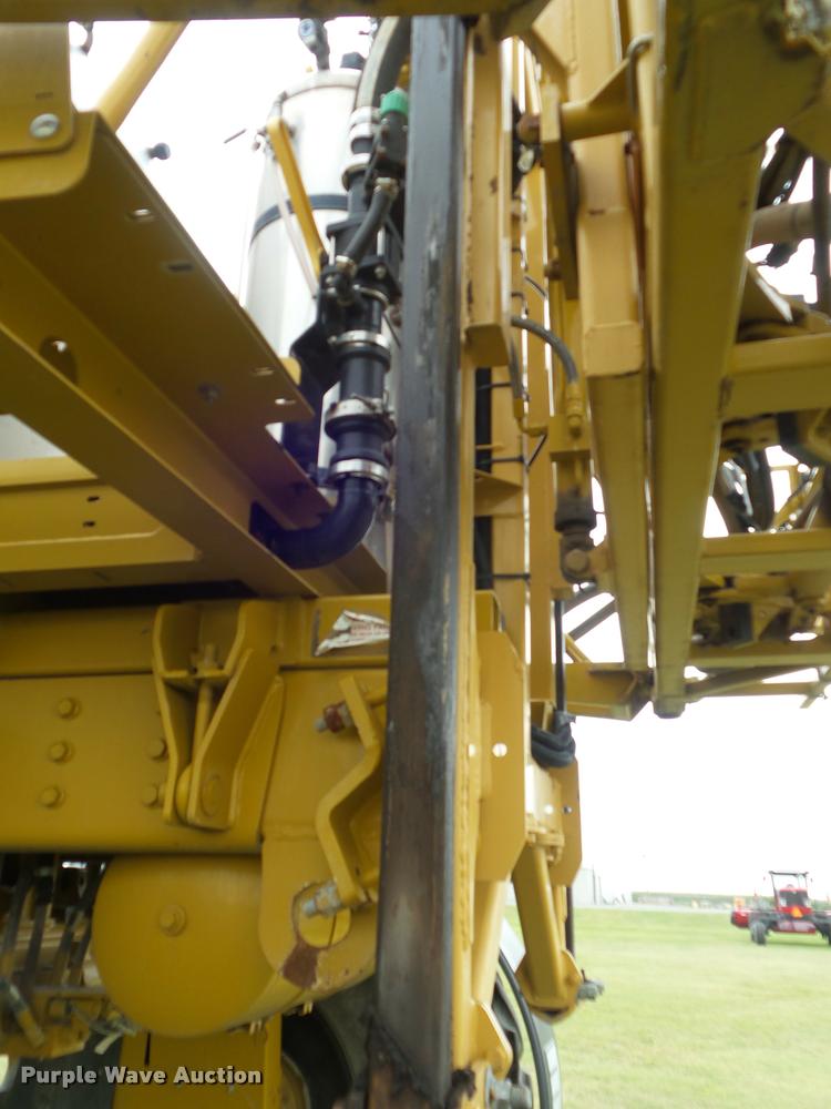image for item DB3521 2009 Ag-Chem RoGator 1286C self-propelled sprayer