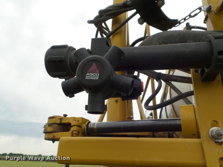 image for item DB3521 2009 Ag-Chem RoGator 1286C self-propelled sprayer