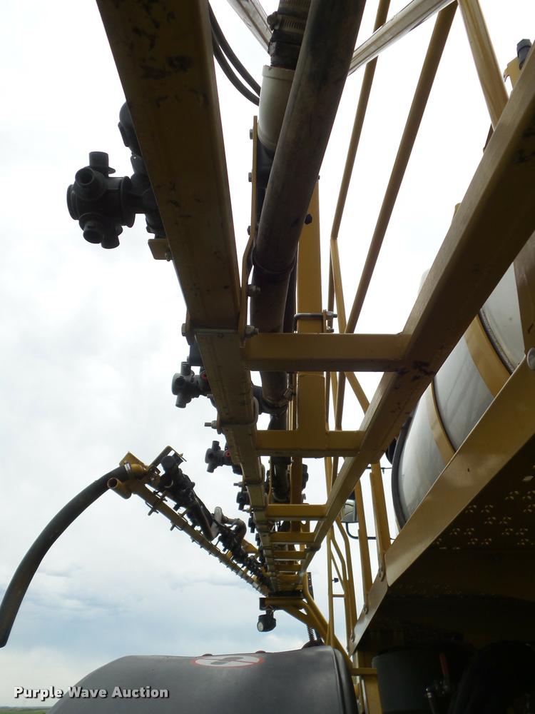 image for item DB3521 2009 Ag-Chem RoGator 1286C self-propelled sprayer