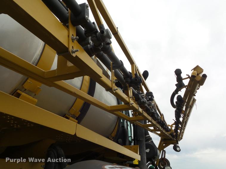 image for item DB3521 2009 Ag-Chem RoGator 1286C self-propelled sprayer