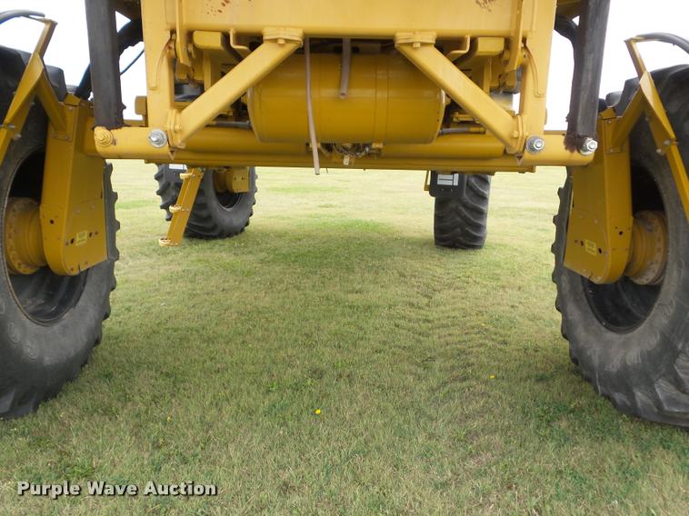 image for item DB3521 2009 Ag-Chem RoGator 1286C self-propelled sprayer