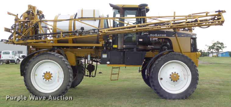 image for item DB3522 2009 Ag-Chem RoGator 1084SSC self-propelled sprayer