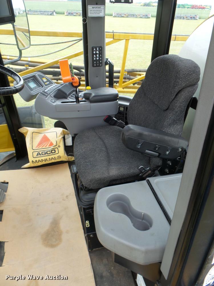 image for item DB3522 2009 Ag-Chem RoGator 1084SSC self-propelled sprayer