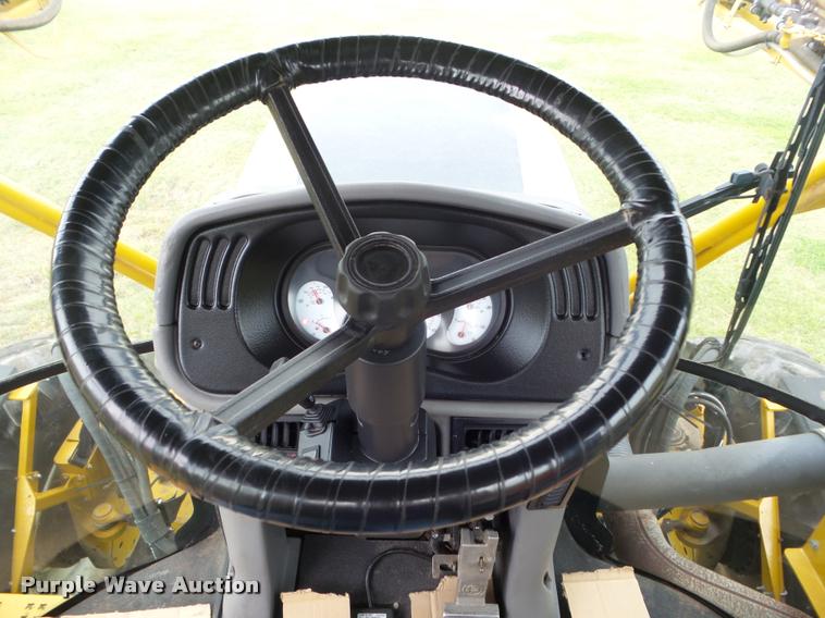 image for item DB3522 2009 Ag-Chem RoGator 1084SSC self-propelled sprayer