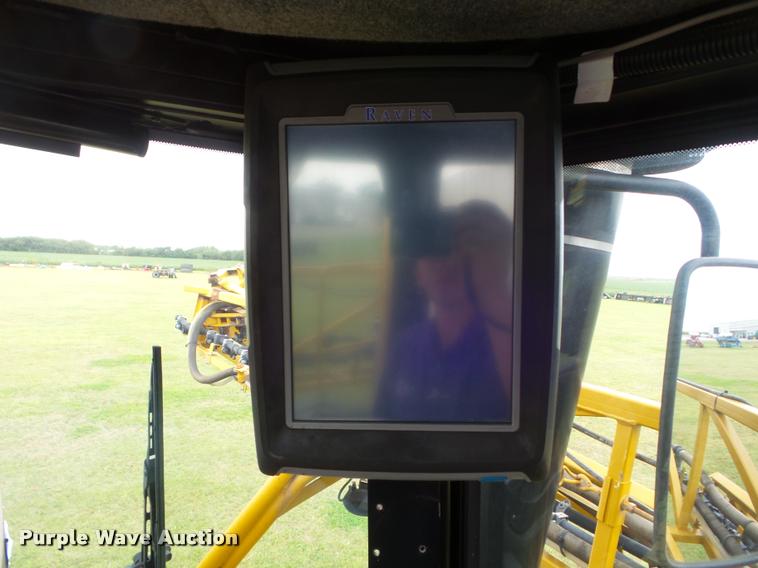 image for item DB3522 2009 Ag-Chem RoGator 1084SSC self-propelled sprayer