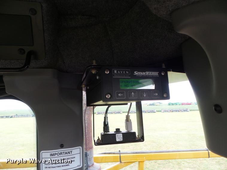 image for item DB3522 2009 Ag-Chem RoGator 1084SSC self-propelled sprayer