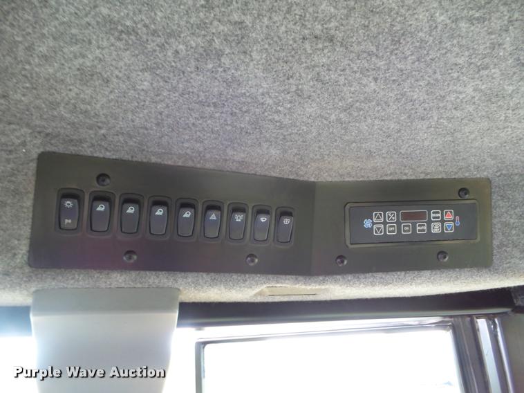 image for item DB3522 2009 Ag-Chem RoGator 1084SSC self-propelled sprayer