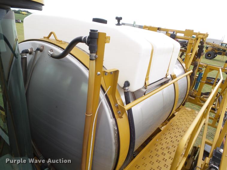 image for item DB3522 2009 Ag-Chem RoGator 1084SSC self-propelled sprayer