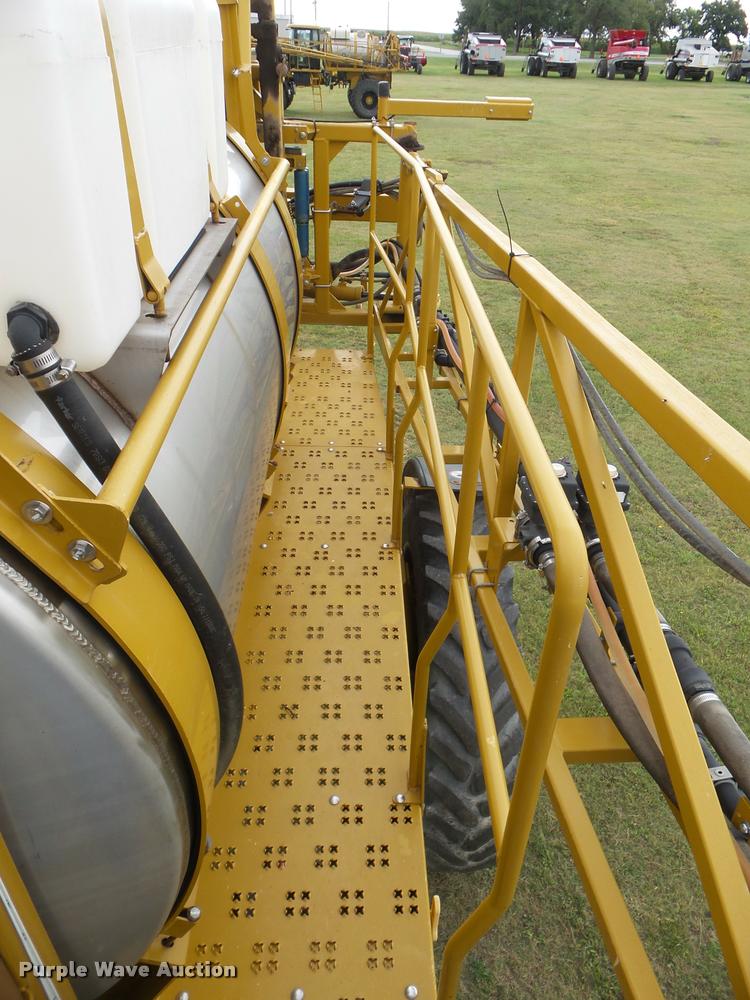 image for item DB3522 2009 Ag-Chem RoGator 1084SSC self-propelled sprayer