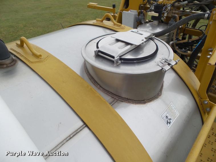 image for item DB3522 2009 Ag-Chem RoGator 1084SSC self-propelled sprayer