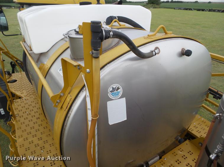 image for item DB3522 2009 Ag-Chem RoGator 1084SSC self-propelled sprayer