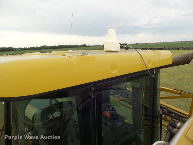 image for item DB3522 2009 Ag-Chem RoGator 1084SSC self-propelled sprayer