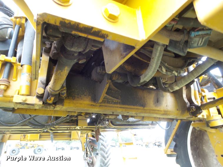 image for item DB3522 2009 Ag-Chem RoGator 1084SSC self-propelled sprayer