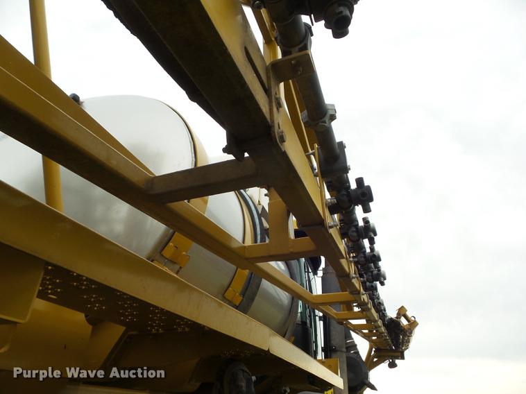 image for item DB3522 2009 Ag-Chem RoGator 1084SSC self-propelled sprayer