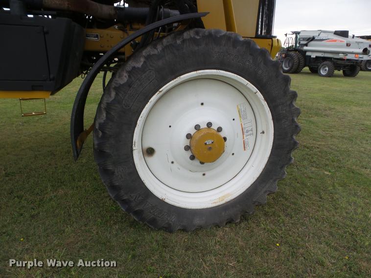 image for item DB3522 2009 Ag-Chem RoGator 1084SSC self-propelled sprayer