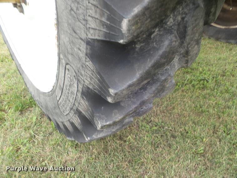 image for item DB3522 2009 Ag-Chem RoGator 1084SSC self-propelled sprayer