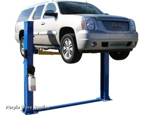 image for item F1050 Two post car/truck lift