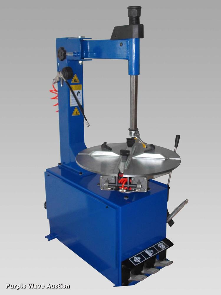 Blue Viper tire changer in Tonganoxie, KS Item F1054 sold Purple Wave