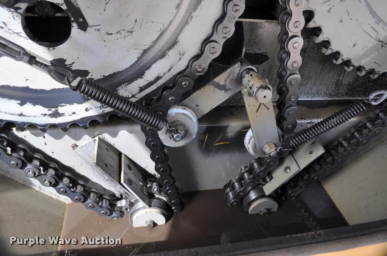 image for item G7490 1995 International 4900 feed truck